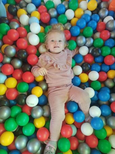 ŚPIOSZKOWE ZABAWY NA "MAŁPIM GAJU"